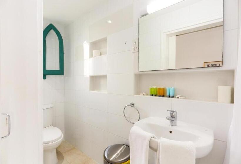 ファミリールーム, Axiothea