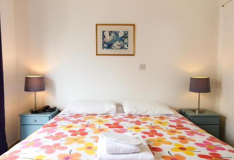 エコノミーシングルルーム, Axiothea