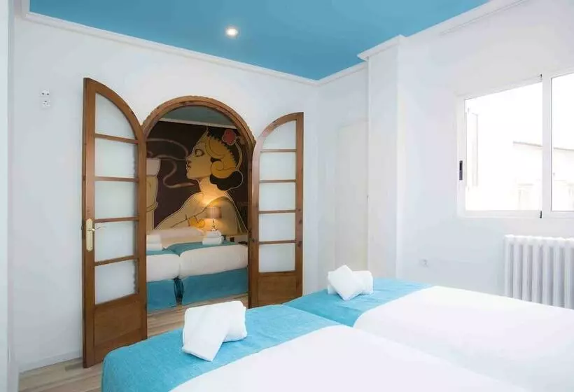 Economy Quadruple Room, Casual Vintage Valencia