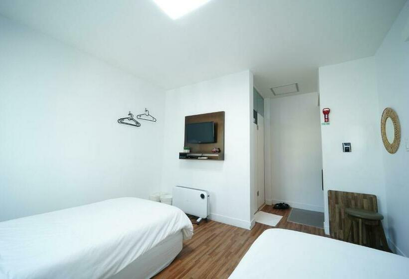 Camera Standard, Ekonomy Haeundae Hostel