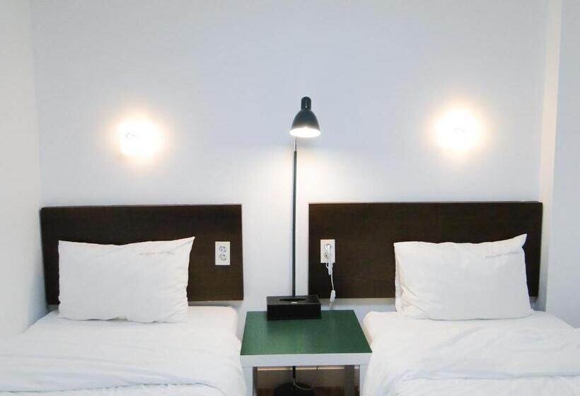 Camera Standard, Ekonomy Haeundae Hostel