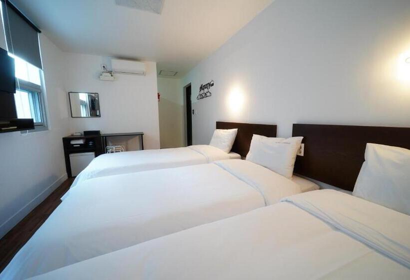 Camera Tripla Standard, Ekonomy Haeundae Hostel