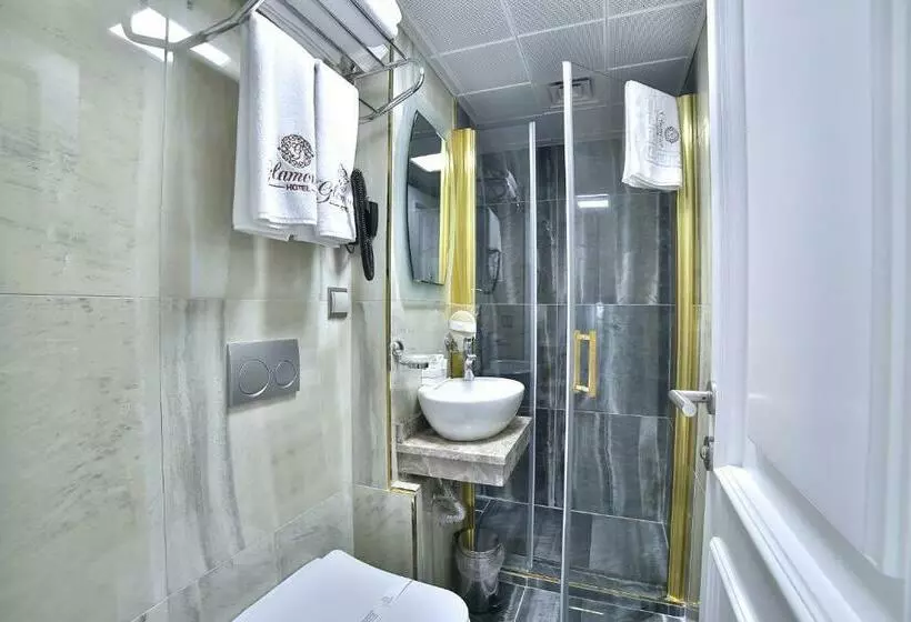 Standard Triple Room, Glamour Hotel Istanbul Sirkeci