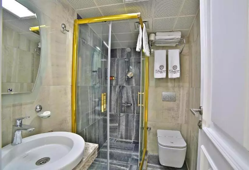 Standard Triple Room Sea View, Glamour Hotel Istanbul Sirkeci