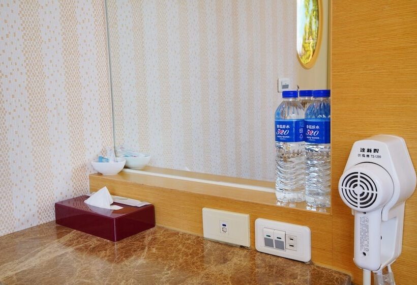 اتاق استاندارد, Happy