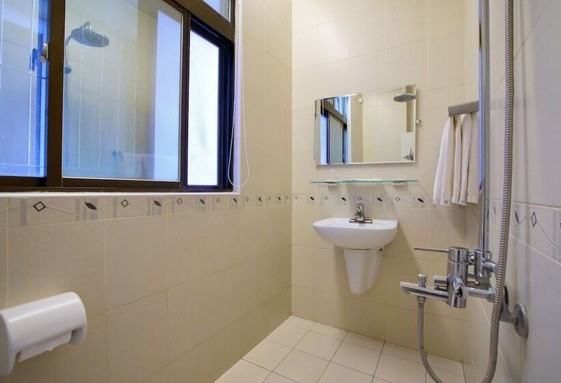 اتاق لوکس, Happy