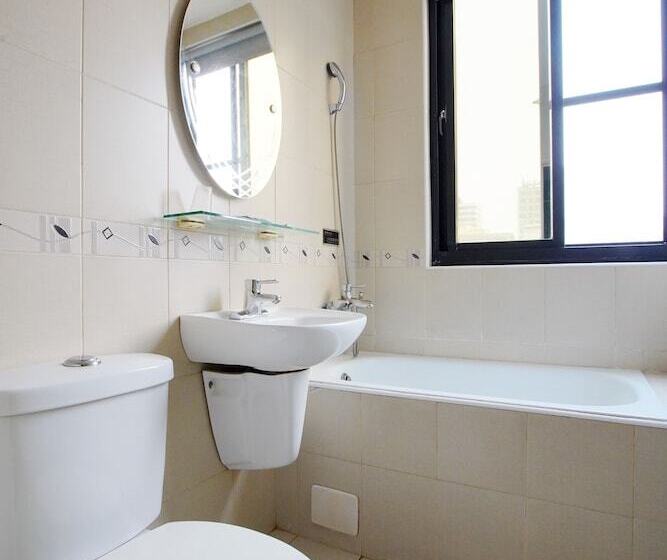 اتاق لوکس, Happy