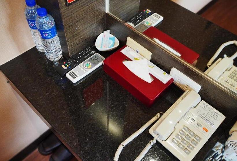 اتاق کلاس بیزنس, Happy