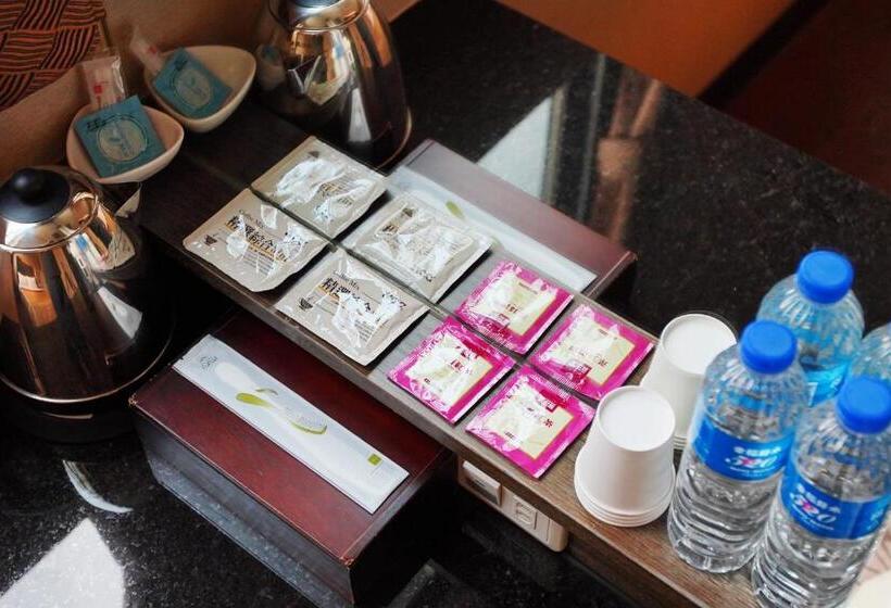 اتاق لوکس, Happy