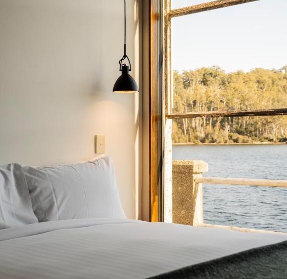 Standard studio with lake view, Pumphouse Point