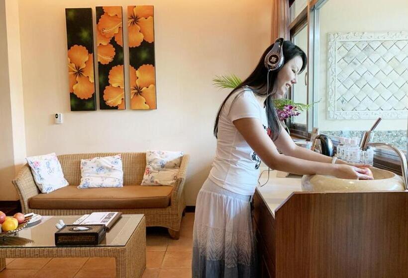 ویلای 2 خوابه, Howard Villa