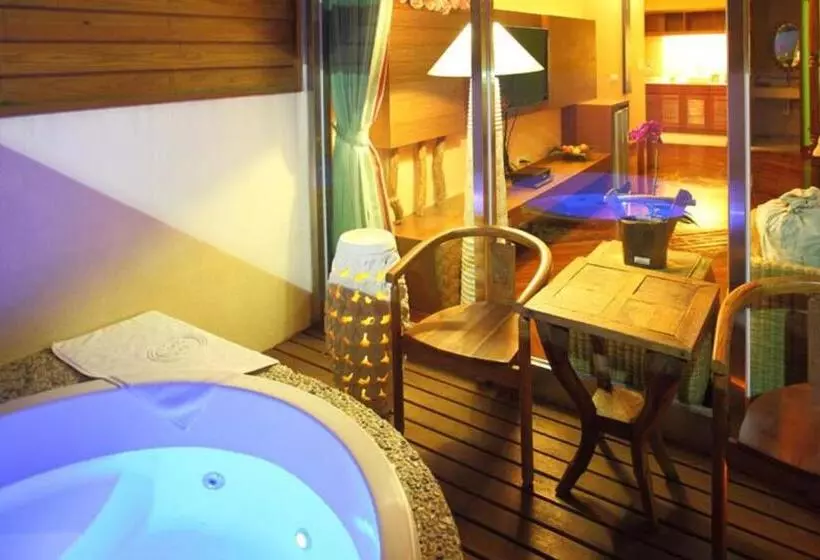 ویلای سوپریور 1 خوابه, Howard Villa
