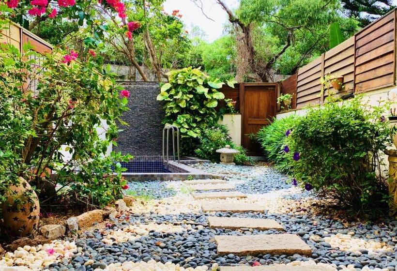 ویلای 2 خوابه, Howard Villa