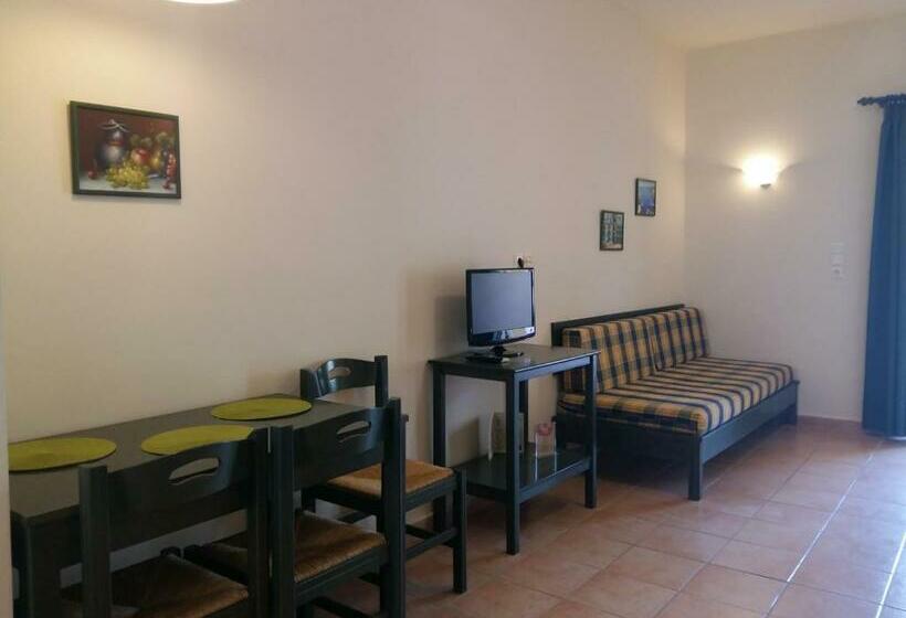 חדר סטודיו סטנדרד, Kallicrates Village