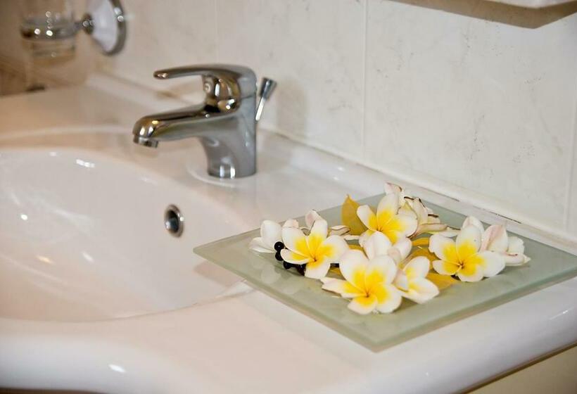 חדר סטודיו סטנדרד, Kallicrates Village