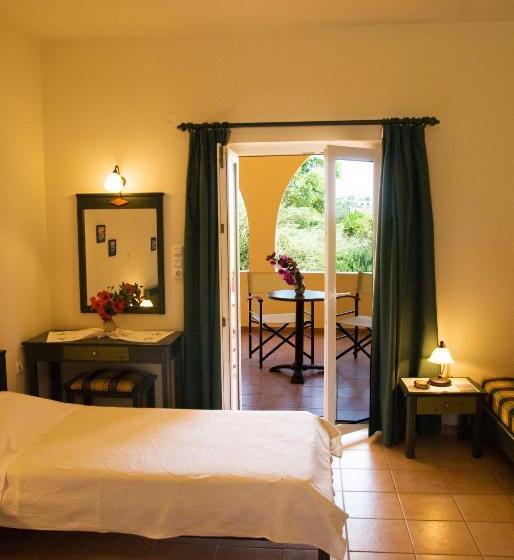 חדר סטודיו סטנדרד, Kallicrates Village