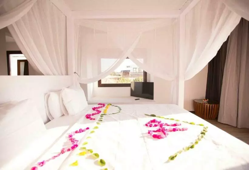 بانگلوی لوکس, Mequfi Beach Resort