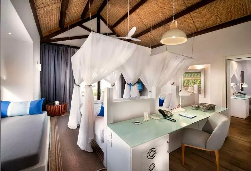 بانگلوی لوکس, Mequfi Beach Resort