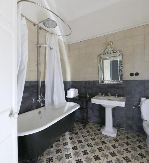 اتاق استاندارد, Mimi Calpe