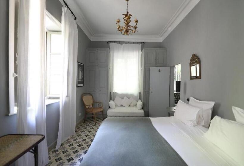 اتاق استاندارد, Mimi Calpe