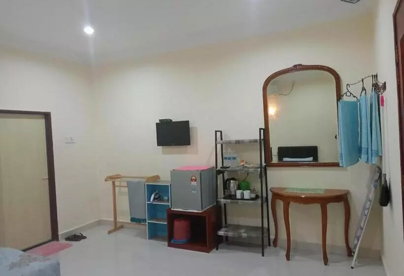 اتاق خانوادگی, Motel Aurora Damai