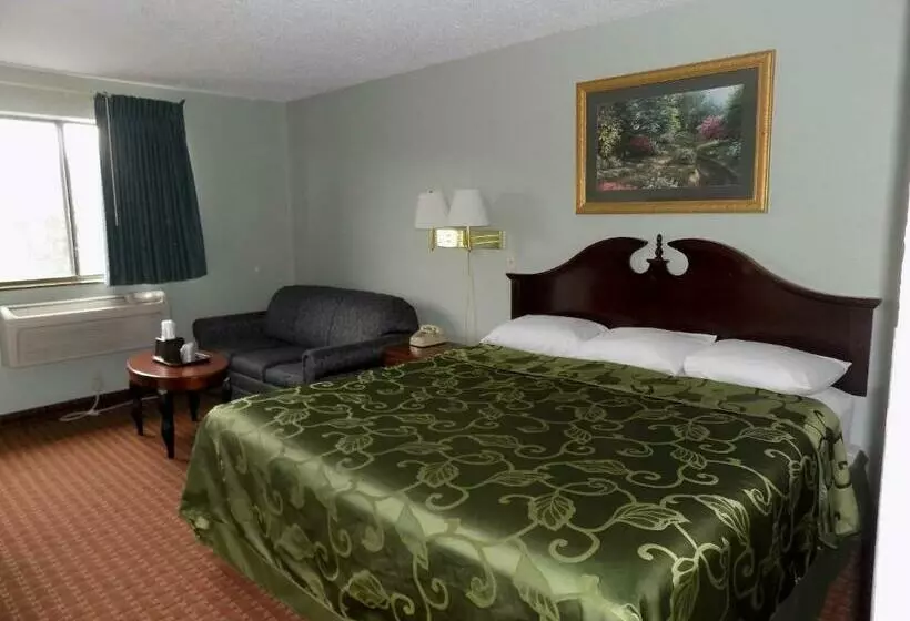 キングサイズベッドのスタンダードルーム, Corning Inn