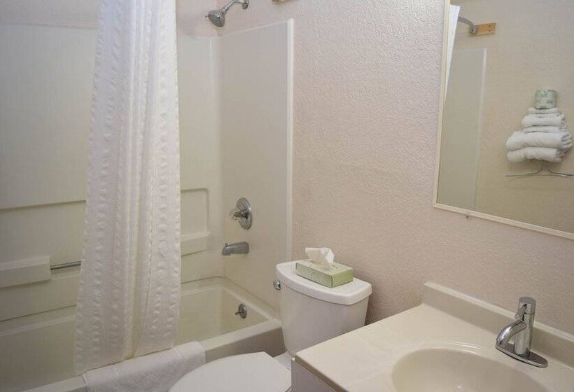 Номер Стандарт 2 Двуспальные Кровати, Corning Inn