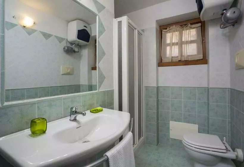استودیوی استاندارد, Residence Bougainvillae
