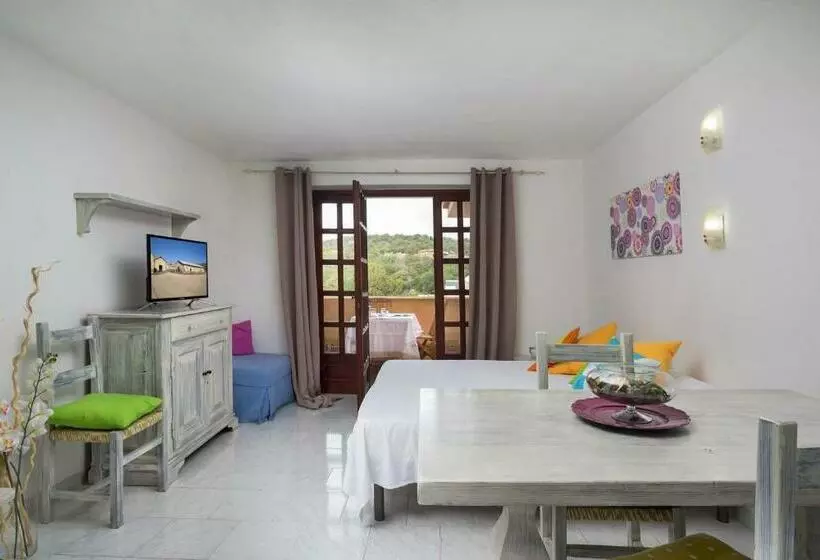 استودیوی استاندارد, Residence Bougainvillae