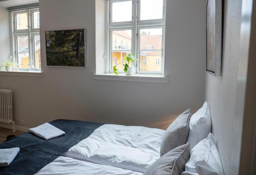 Семейный Номер, Residens Møen