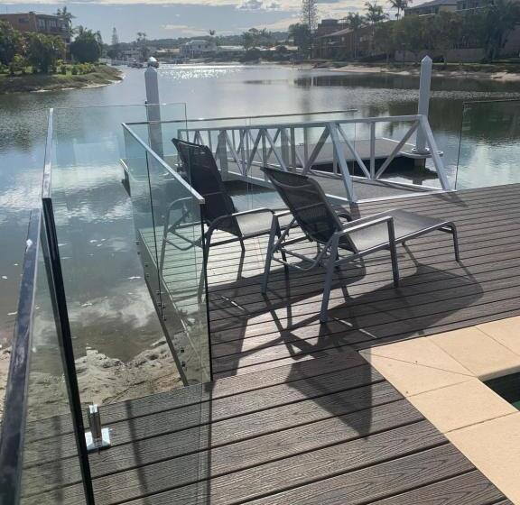 ツーベッドルーム　ヴィラ, Saltwater Villas  Pet Friendly Accommodation