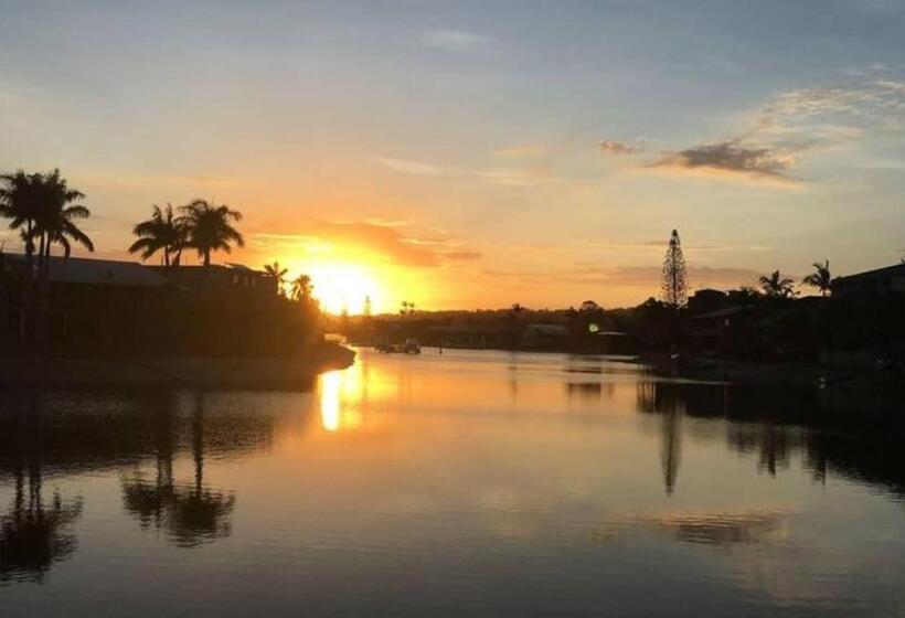 ツーベッドルーム　ヴィラ, Saltwater Villas  Pet Friendly Accommodation