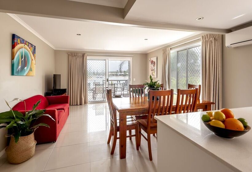 ツーベッドルーム　ヴィラ, Saltwater Villas  Pet Friendly Accommodation