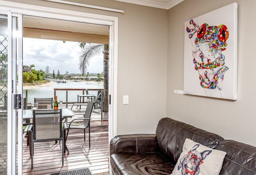 ツーベッドルーム　ヴィラ, Saltwater Villas  Pet Friendly Accommodation