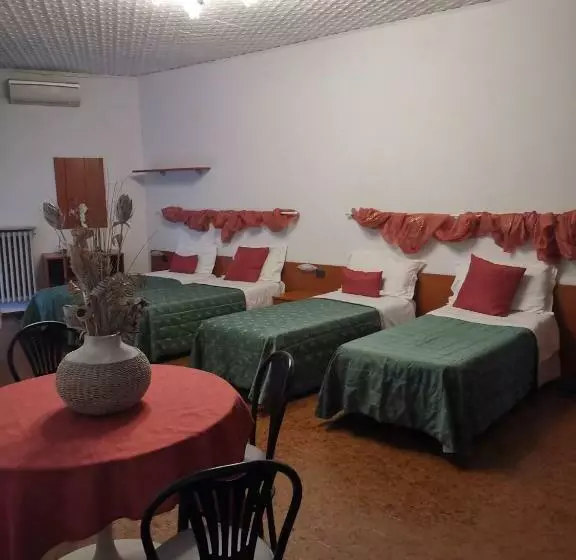 اتاق استاندارد چهار تخته, Cavallo Bianco