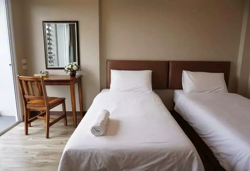 اتاق استاندارد, Chompu Nakarin Apartment