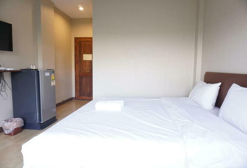 스탠다드 룸 킹사이즈 침대, Chompu Nakarin Apartment