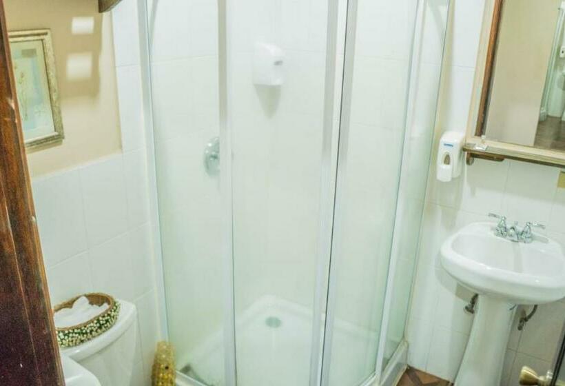 اتاق لوکس یک تخته, La Bellota