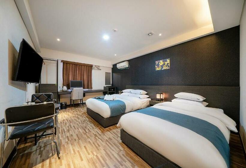 Chambre Triple Deluxe, Suwon Dono1796