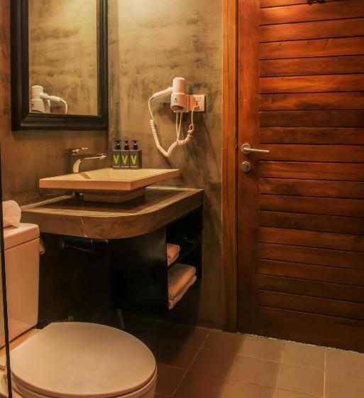 سوییت جونیور با بالکن, V Hotel Phnom Penh