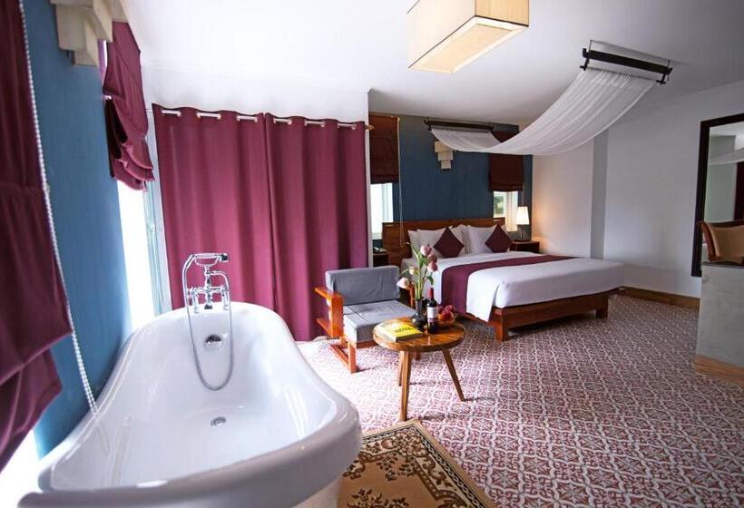سوییت جونیور با بالکن, V Hotel Phnom Penh