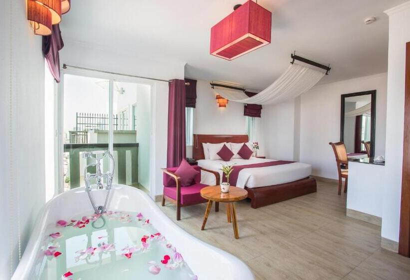 سوییت جونیور با بالکن, V Hotel Phnom Penh