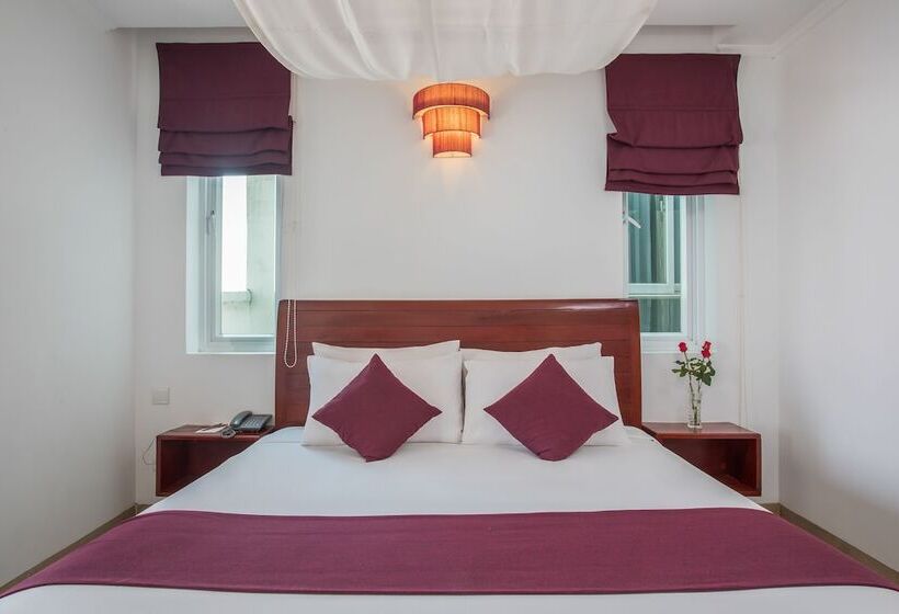 سوییت جونیور با بالکن, V Hotel Phnom Penh