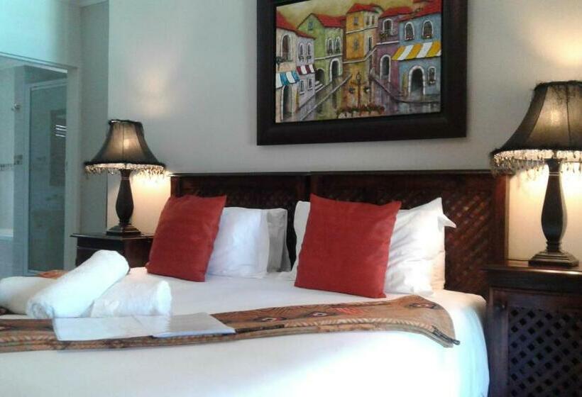 带泳池观景的豪华房, Amani Guest Lodge