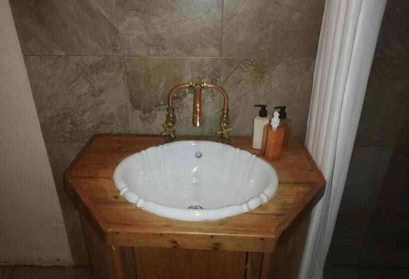 家庭间, The Willow Historical Guest House