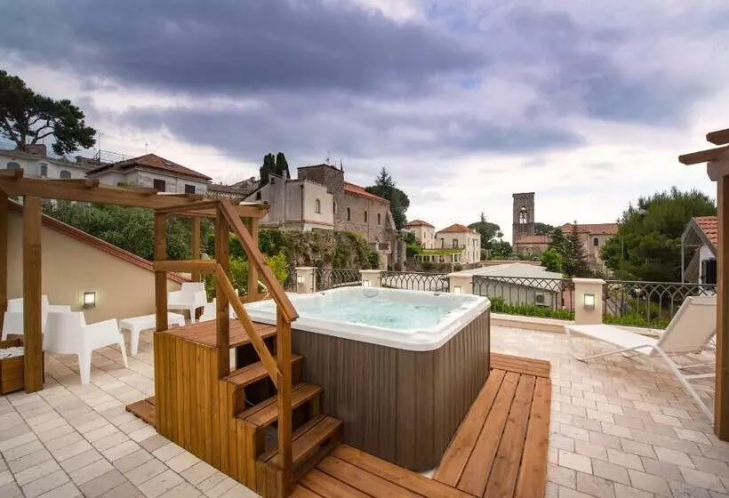 آپارتمان 1 خوابه با تراس, Ravello House