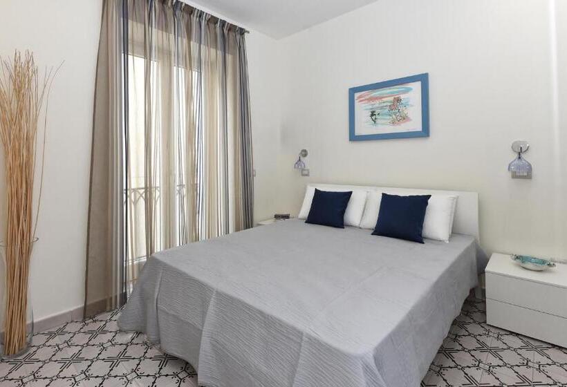 带1个卧室的带阳台的公寓, Ravello House