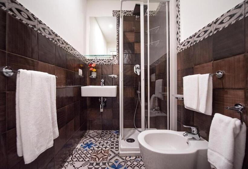 带1个卧室的带阳台的公寓, Ravello House