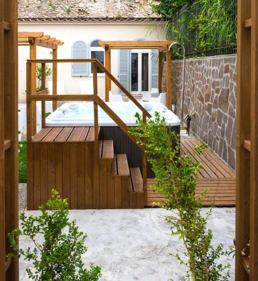 침실 2개 아파트, Ravello House