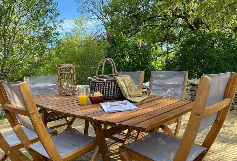 高级三人间, Le Domaine Quercus